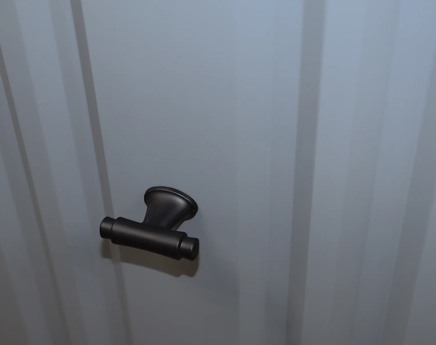 Пенал подвесной Azario LAURA 400х330х1350 левосторонний, серый матовый, фурнитура черная (CS00096959) — фото №4